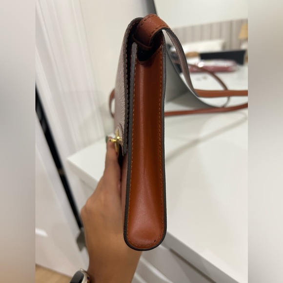 ❌SOLD❌Louis Vuitton Epi Leather Crossbody and Clutch - Picture 9 of 11